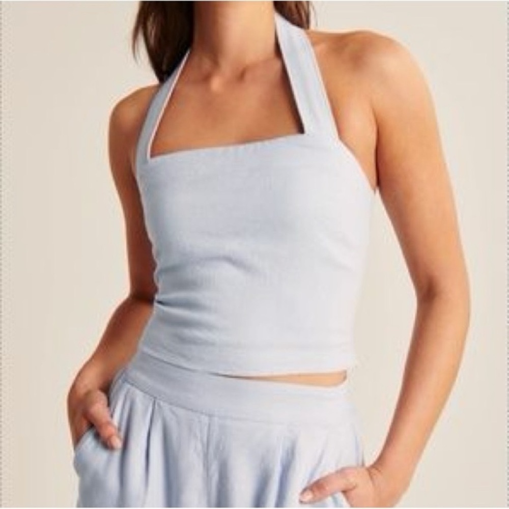 Abercrombie & Fitch cropped adjustable halter top